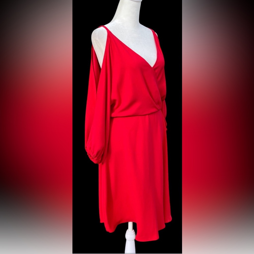 Trina Turk cold-shoulder midi dress. Balloon sleeves. Red. 8. Party, cocktail - Picture 6 of 11